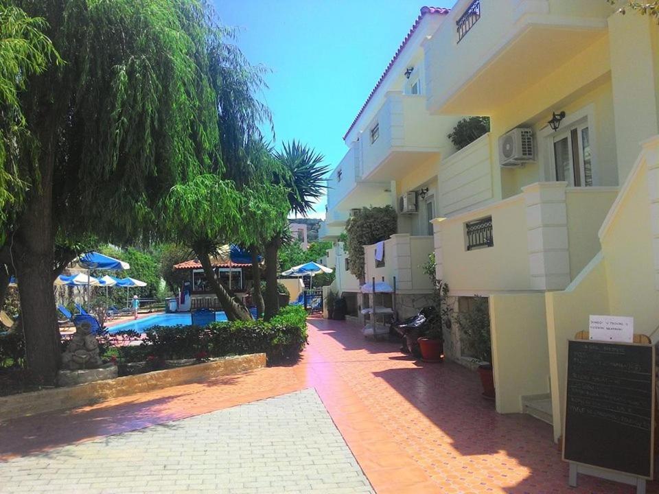 Sofia Studios & Apts Ayía Marína Buitenkant foto