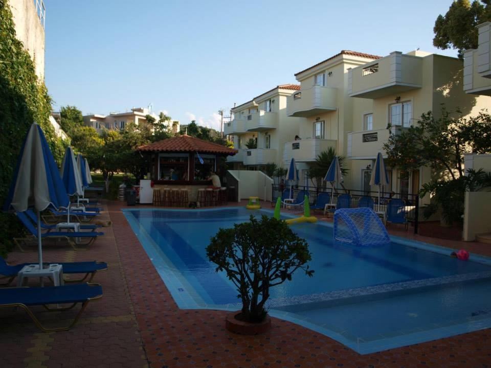 Sofia Studios & Apts Ayía Marína Buitenkant foto