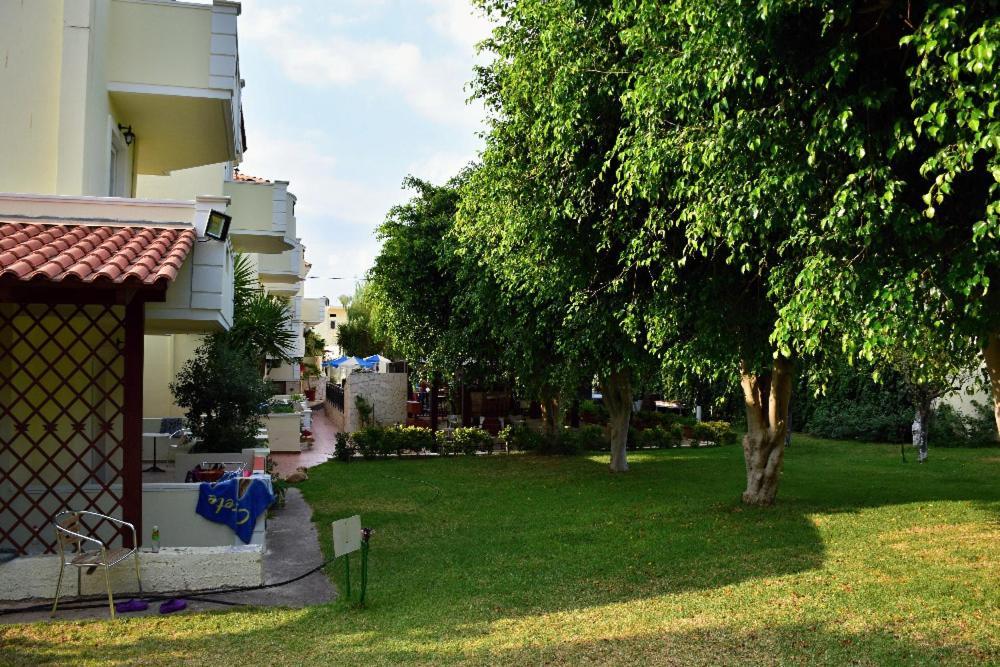 Sofia Studios & Apts Ayía Marína Buitenkant foto
